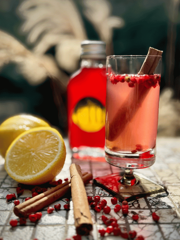 ambachtelijke natuurlijke limonadesiroop kersen roze peper kaneel